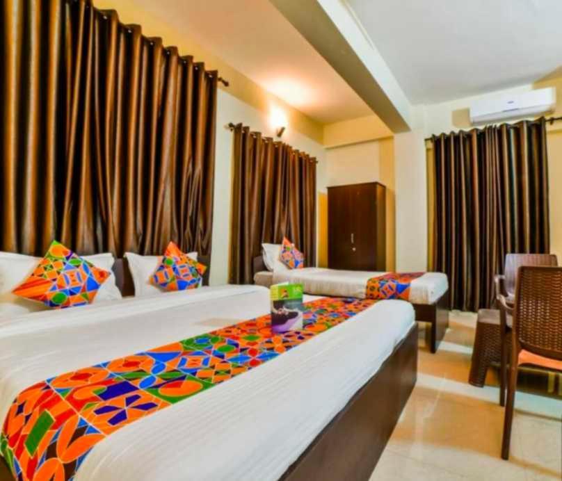 Hotel Capital O Bvh Hospitality Near Pvr Ansal Plaza Greater Noida Exterior foto